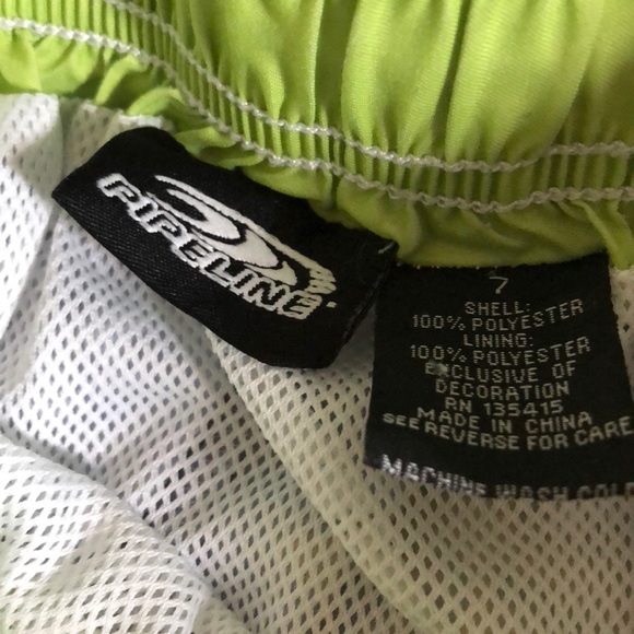 Boys swim trunks. Size 7. - Picture 2 of 2